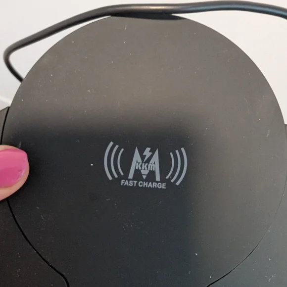 3 In 1 Fast Wireless Charging Station - Picture 2 of 3